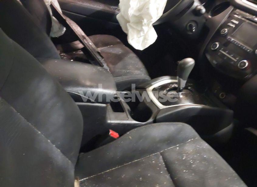 Photo 5 of 2016 Nissan Rogue S (VIN JN8AT2MV6GW136819)