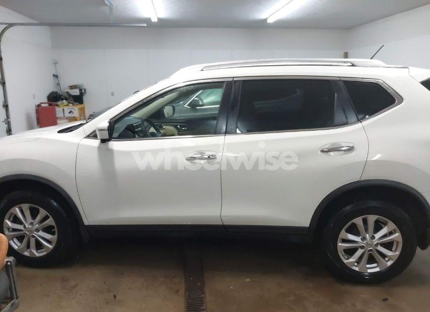 Photo 14 of 2016 Nissan Rogue SV (VIN JN8AT2MV6GW142300)