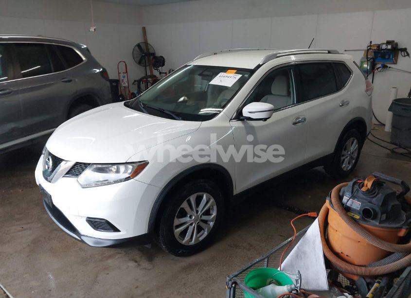 Photo 2 of 2016 Nissan Rogue SV (VIN JN8AT2MV6GW142300)