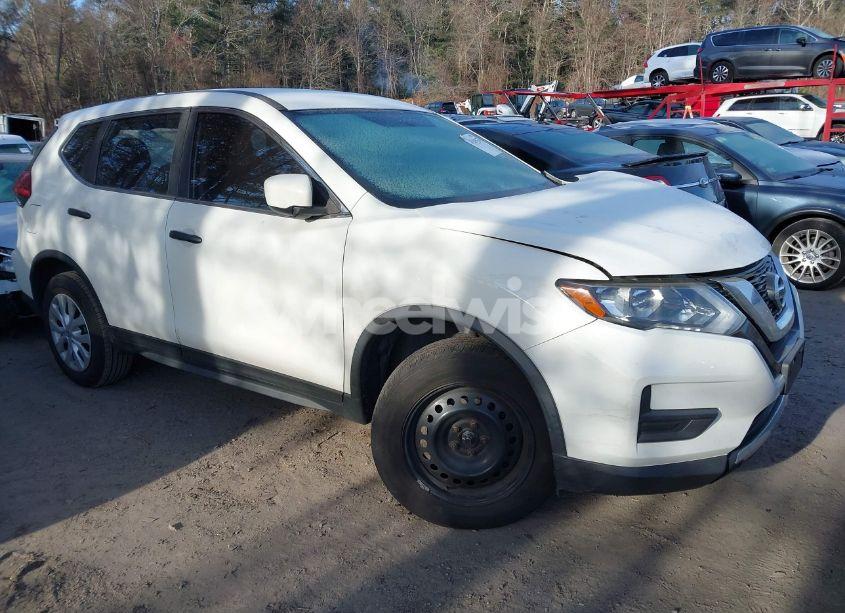 2017 Nissan Rogue S (VIN JN8AT2MV6HW012597) main photo