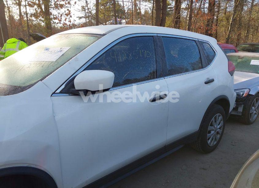 Photo 14 of 2017 Nissan Rogue S (VIN JN8AT2MV6HW012597)