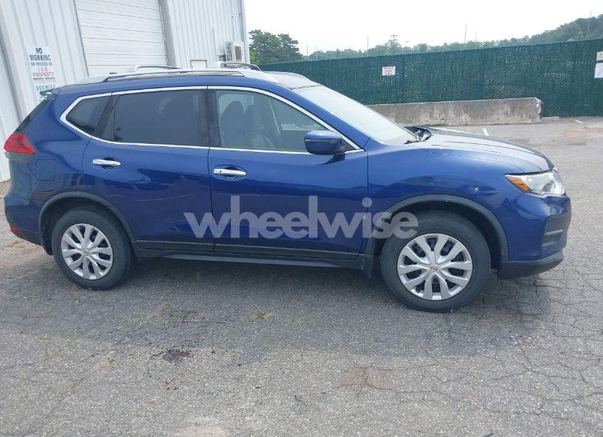 Photo 13 of 2017 Nissan Rogue SV (VIN JN8AT2MV6HW016312)