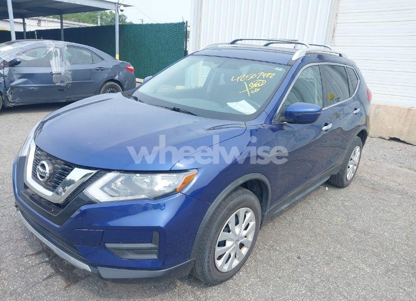 Photo 2 of 2017 Nissan Rogue SV (VIN JN8AT2MV6HW016312)