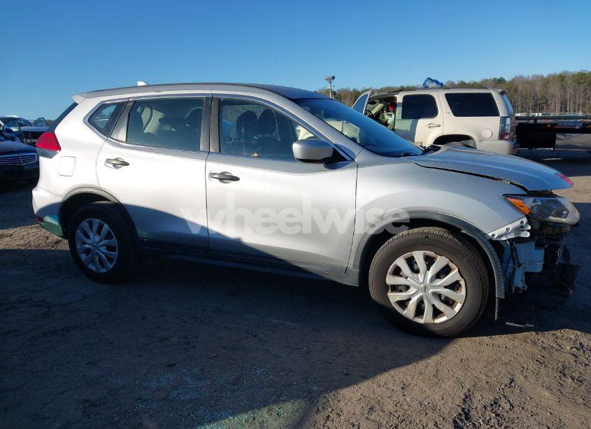 Photo 14 of 2017 Nissan Rogue S (VIN JN8AT2MV6HW261983)