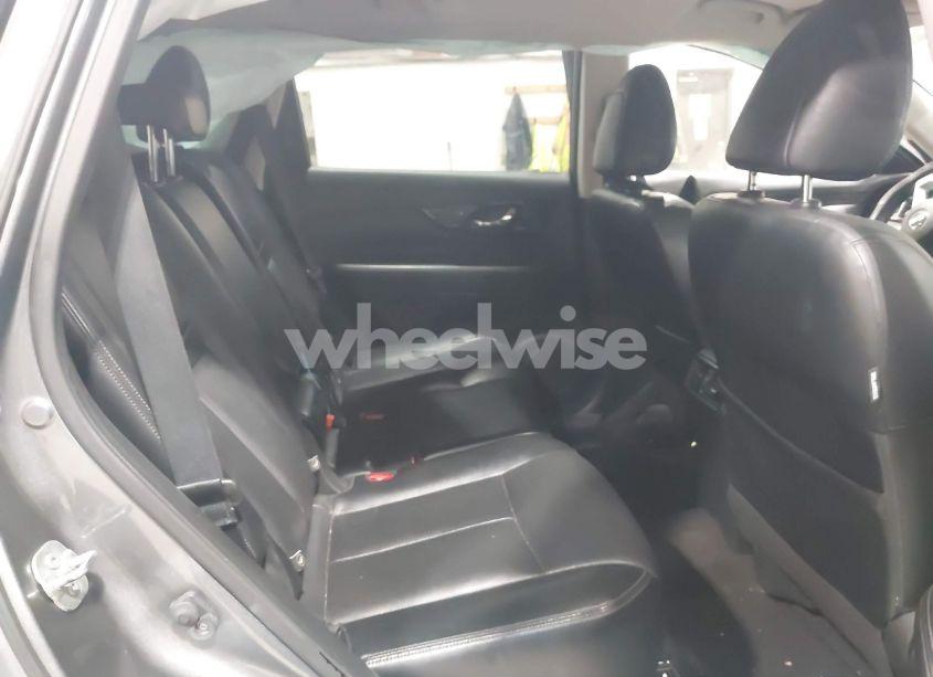 Photo 8 of 2017 Nissan Rogue SL (VIN JN8AT2MV6HW275480)