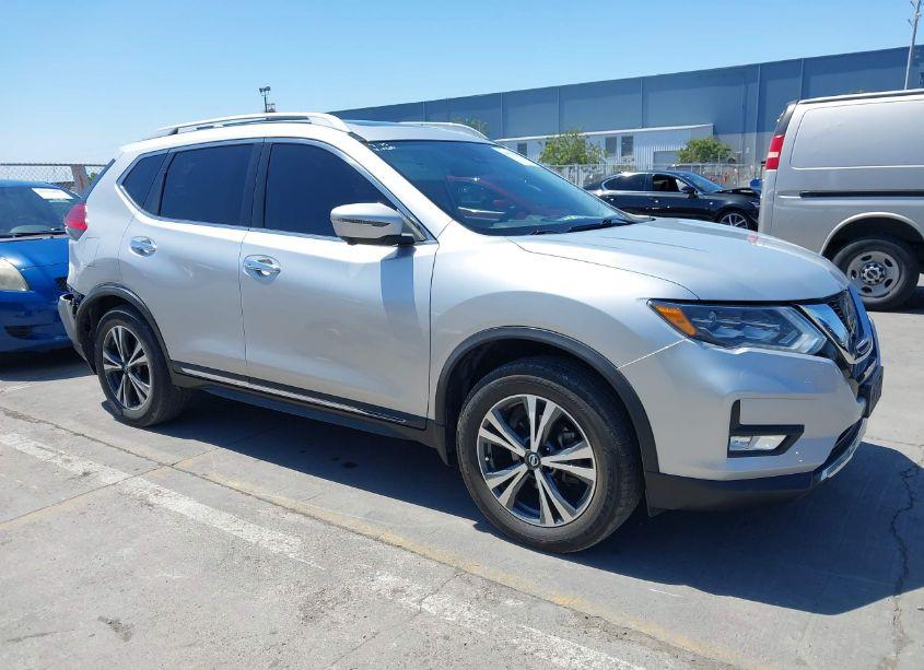 2017 Nissan Rogue SL (VIN JN8AT2MV6HW280002) main photo