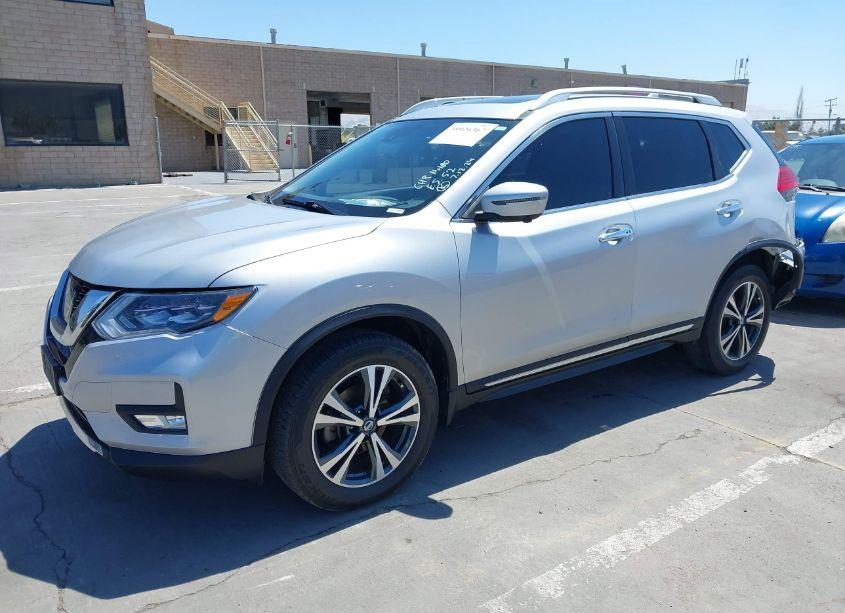 Photo 2 of 2017 Nissan Rogue SL (VIN JN8AT2MV6HW280002)