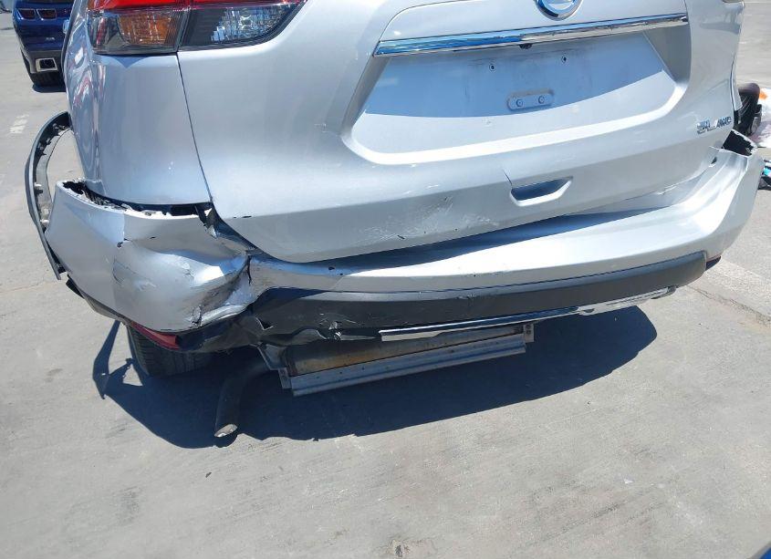 Photo 6 of 2017 Nissan Rogue SL (VIN JN8AT2MV6HW280002)