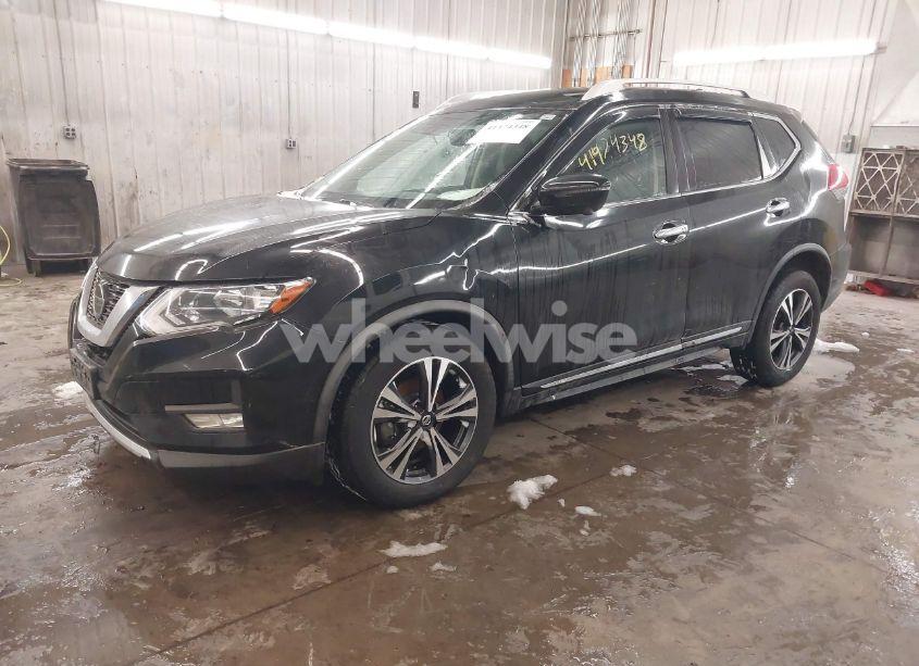 Photo 2 of 2018 Nissan Rogue SL (VIN JN8AT2MV6JW307088)