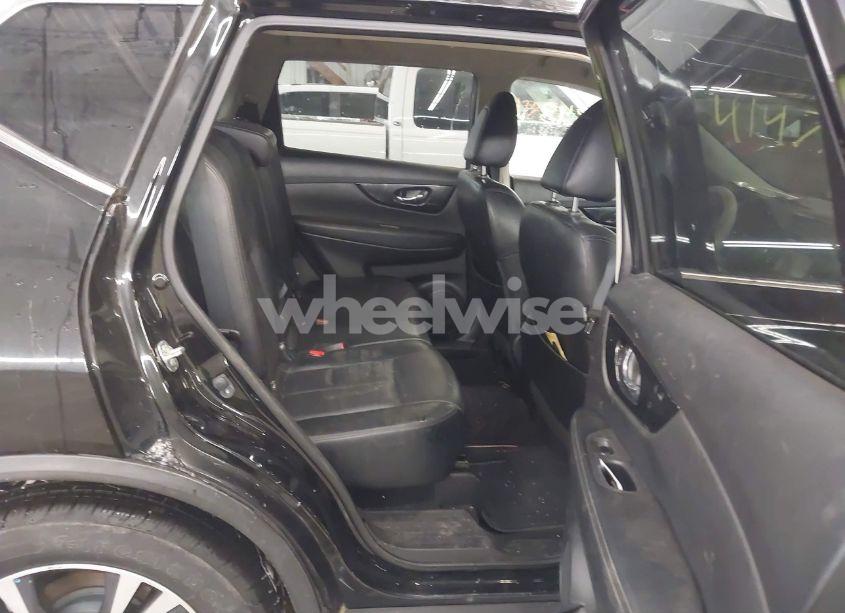 Photo 8 of 2018 Nissan Rogue SL (VIN JN8AT2MV6JW307088)