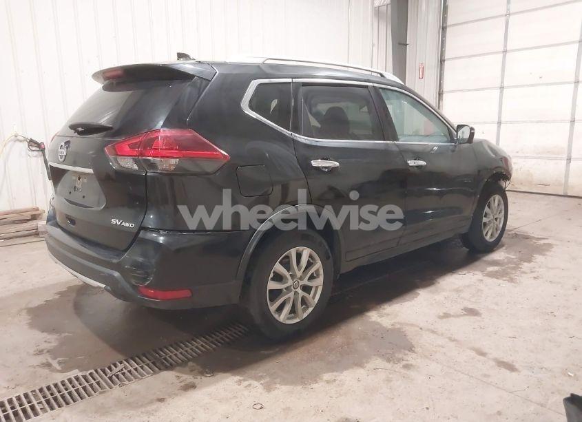 Photo 4 of 2018 Nissan Rogue SV (VIN JN8AT2MV6JW307592)