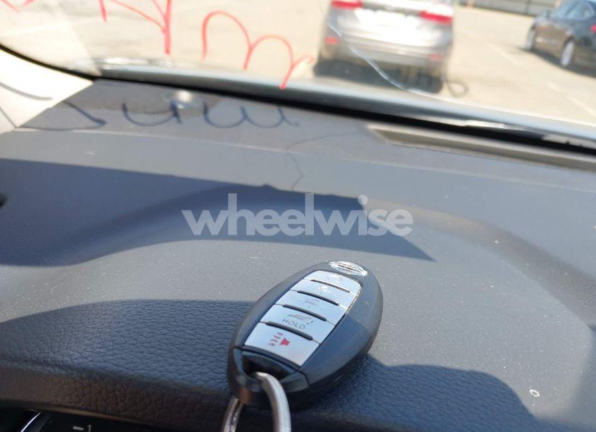 Photo 11 of 2018 Nissan Rogue SL (VIN JN8AT2MV6JW310301)