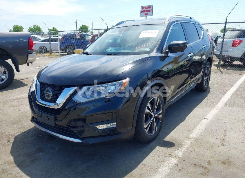 Photo 2 of 2018 Nissan Rogue SL (VIN JN8AT2MV6JW310301)