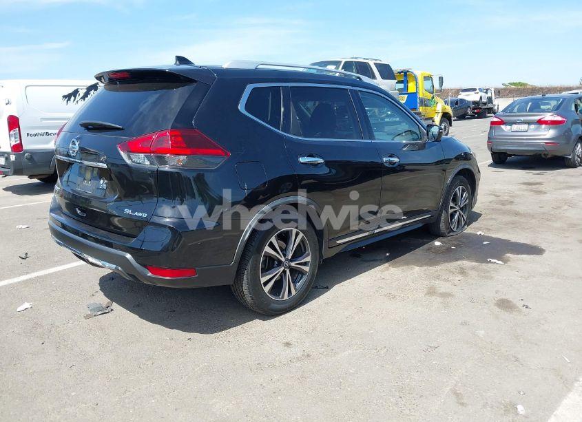 Photo 4 of 2018 Nissan Rogue SL (VIN JN8AT2MV6JW310301)