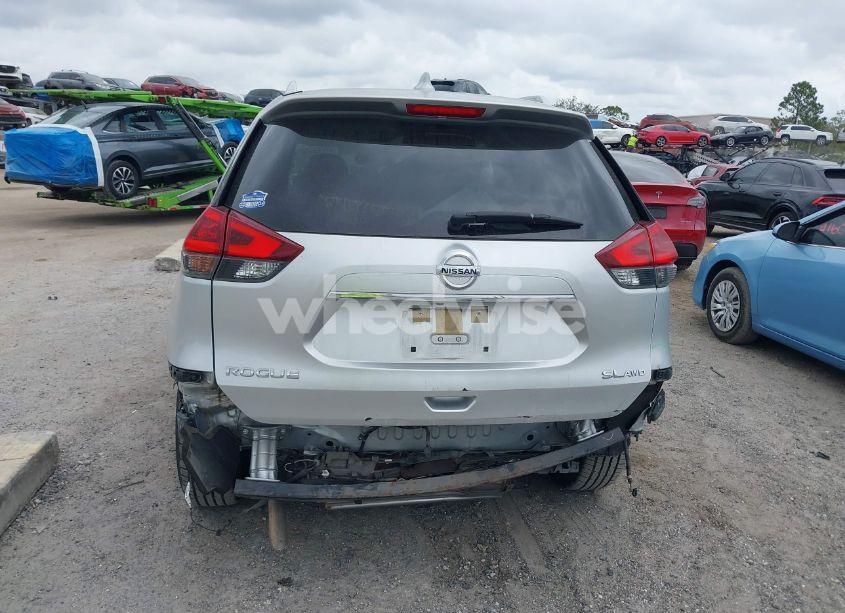 Photo 16 of 2018 Nissan Rogue SL (VIN JN8AT2MV6JW317832)