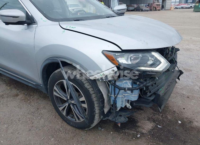 Photo 17 of 2018 Nissan Rogue SL (VIN JN8AT2MV6JW317832)