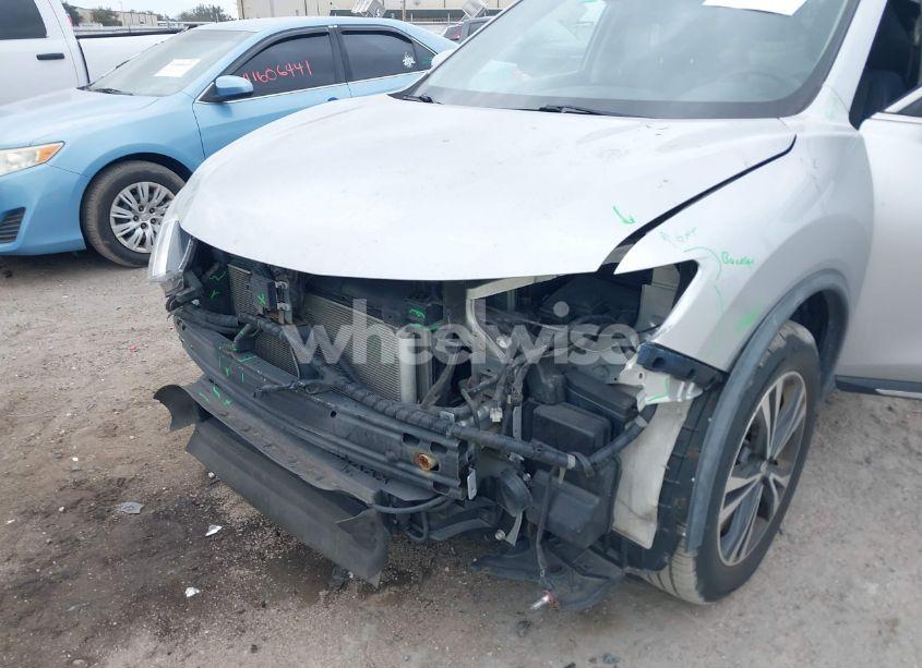 Photo 18 of 2018 Nissan Rogue SL (VIN JN8AT2MV6JW317832)