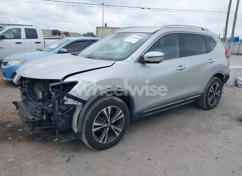 Photo 2 of 2018 Nissan Rogue SL (VIN JN8AT2MV6JW317832)