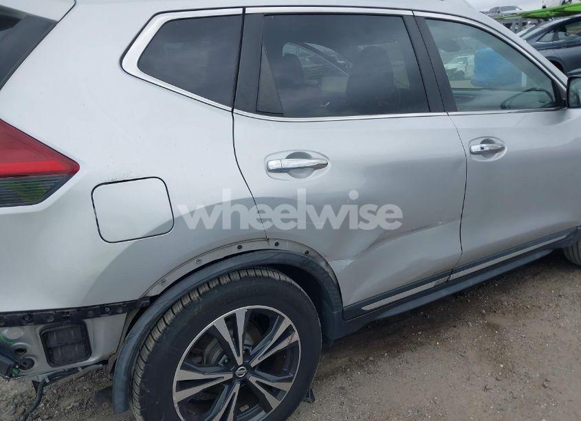 Photo 21 of 2018 Nissan Rogue SL (VIN JN8AT2MV6JW317832)