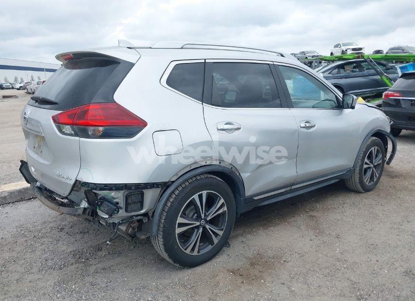 Photo 4 of 2018 Nissan Rogue SL (VIN JN8AT2MV6JW317832)