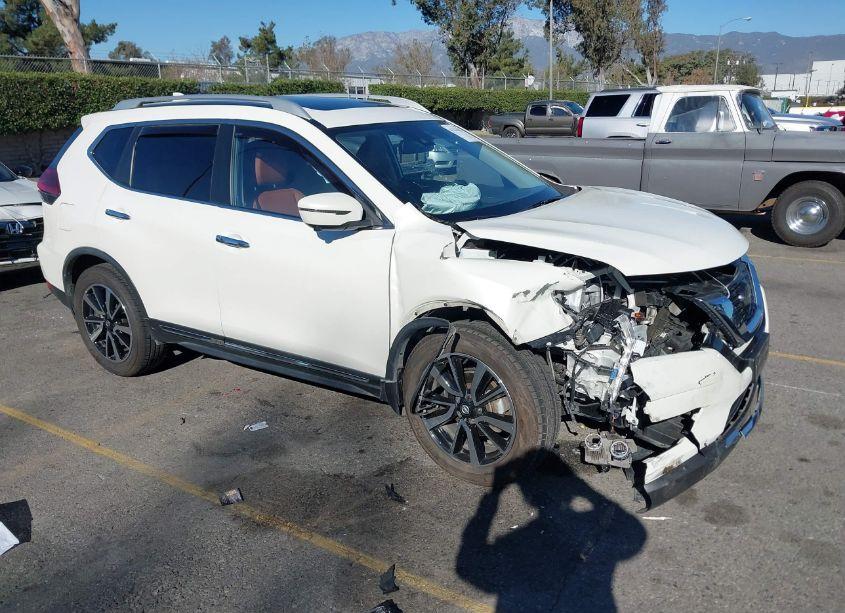 2018 Nissan Rogue SL (VIN JN8AT2MV6JW343038) main photo