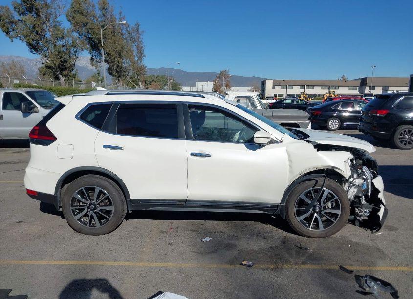 Photo 13 of 2018 Nissan Rogue SL (VIN JN8AT2MV6JW343038)