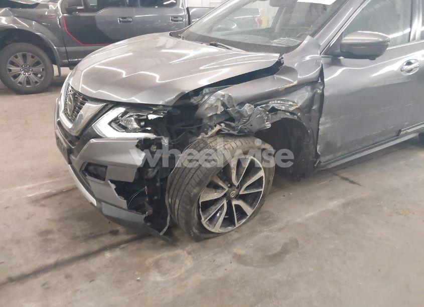 Photo 6 of 2018 Nissan Rogue SL (VIN JN8AT2MV6JW343041)