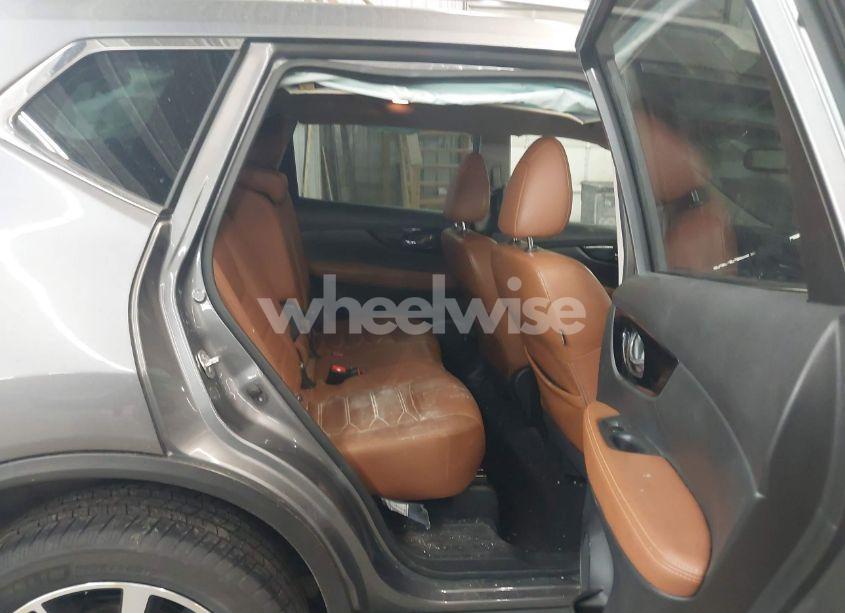 Photo 8 of 2018 Nissan Rogue SL (VIN JN8AT2MV6JW343041)