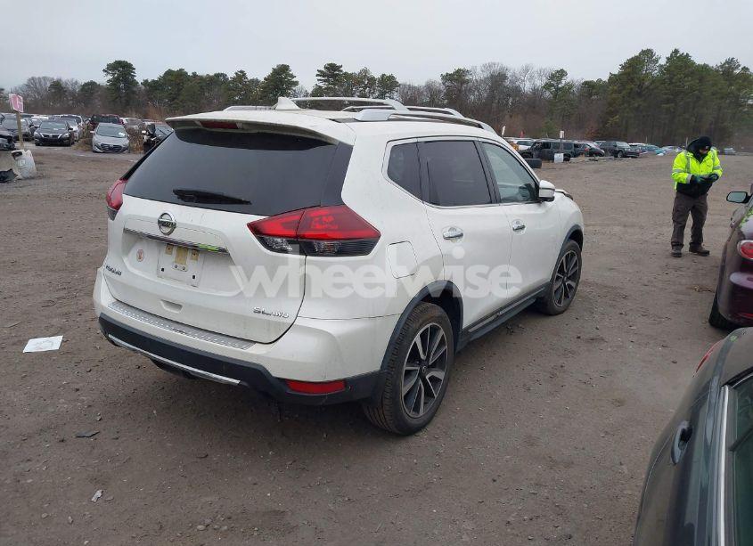 Photo 4 of 2018 Nissan Rogue SL (VIN JN8AT2MV6JW348031)
