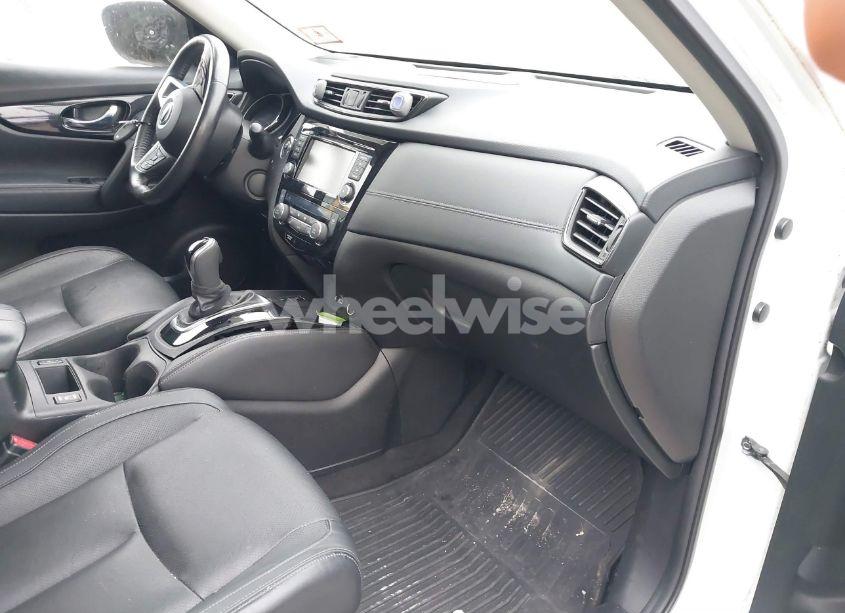 Photo 5 of 2018 Nissan Rogue SL (VIN JN8AT2MV6JW348031)