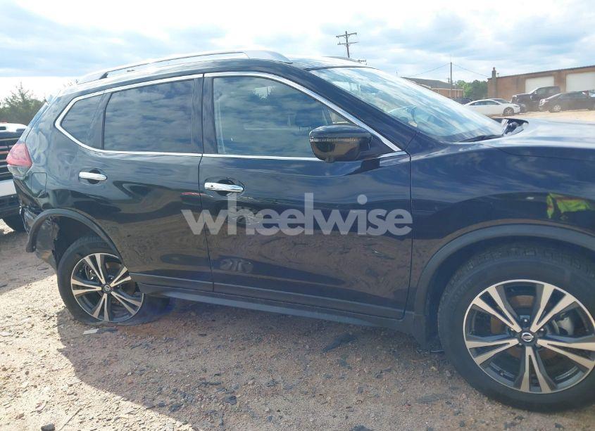 Photo 13 of 2019 Nissan Rogue SV (VIN JN8AT2MV6KW379829)