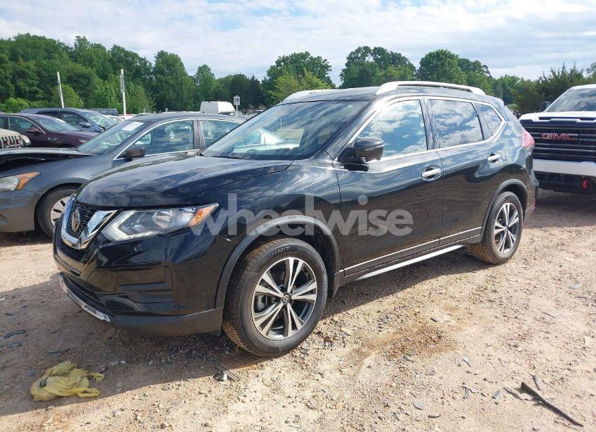 Photo 2 of 2019 Nissan Rogue SV (VIN JN8AT2MV6KW379829)