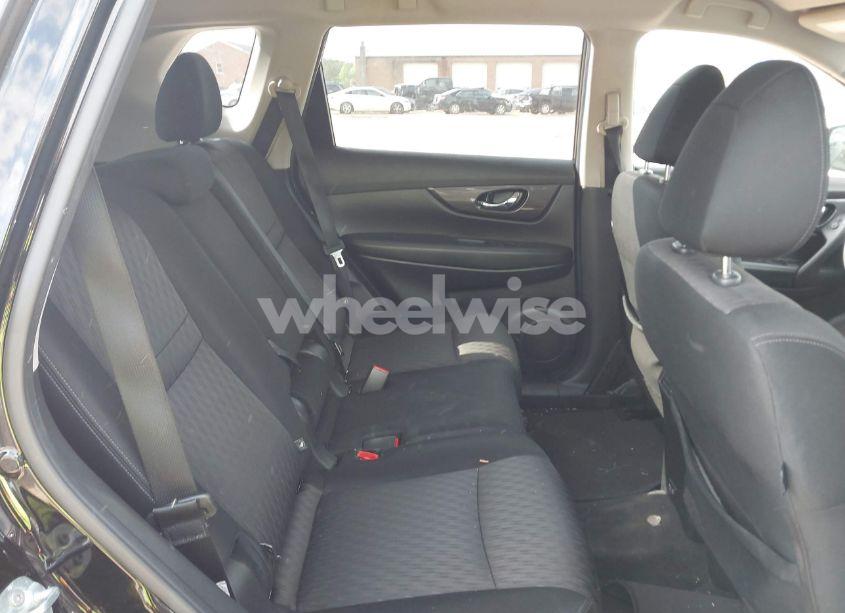Photo 8 of 2019 Nissan Rogue SV (VIN JN8AT2MV6KW379829)