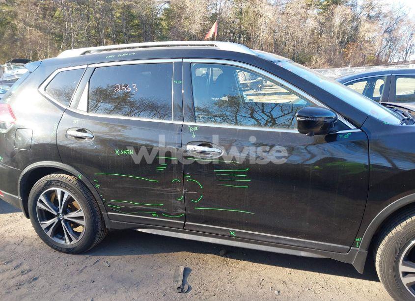 Photo 14 of 2019 Nissan Rogue SV (VIN JN8AT2MV6KW380351)