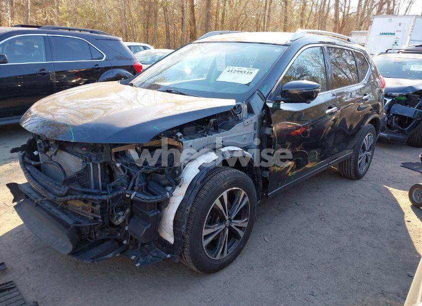 Photo 2 of 2019 Nissan Rogue SV (VIN JN8AT2MV6KW380351)