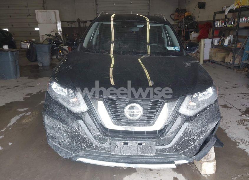 Photo 13 of 2019 Nissan Rogue SV (VIN JN8AT2MV6KW392502)