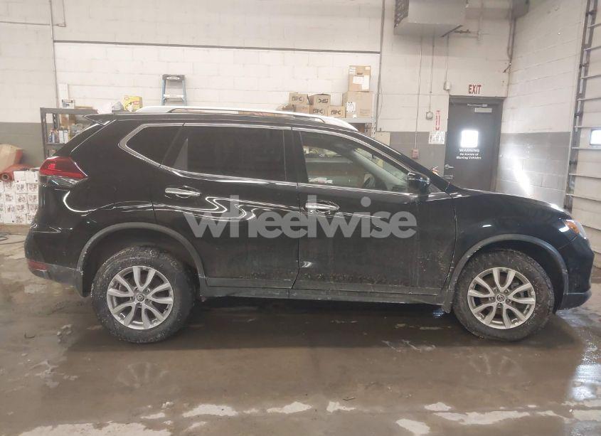 Photo 14 of 2019 Nissan Rogue SV (VIN JN8AT2MV6KW392502)