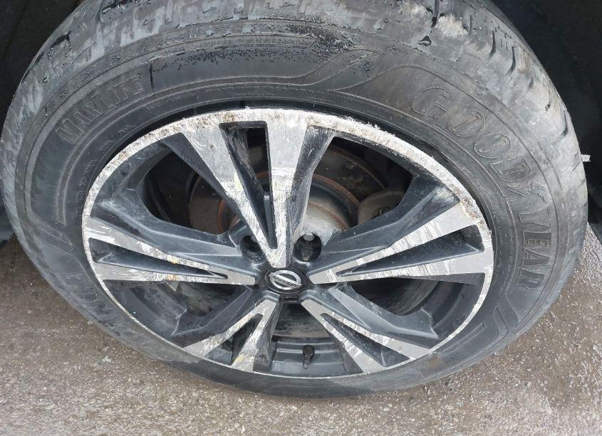 Photo 20 of 2020 Nissan Rogue SV INTELLIGENT AWD (VIN JN8AT2MV6LW102681)