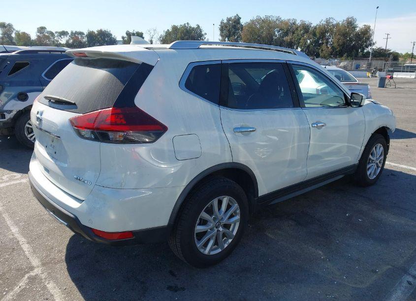 Photo 4 of 2020 Nissan Rogue SV INTELLIGENT AWD (VIN JN8AT2MV6LW106956)