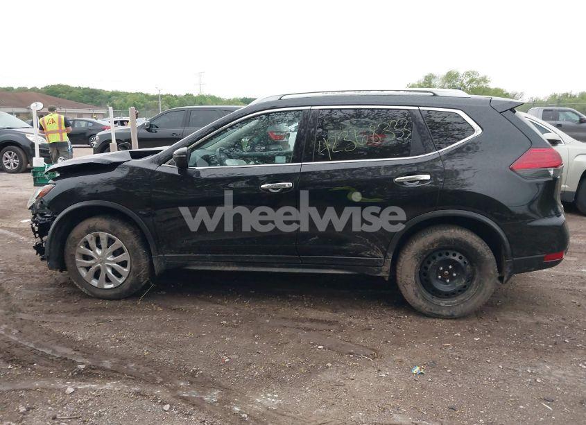 Photo 13 of 2017 Nissan Rogue S (VIN JN8AT2MV7HW011345)