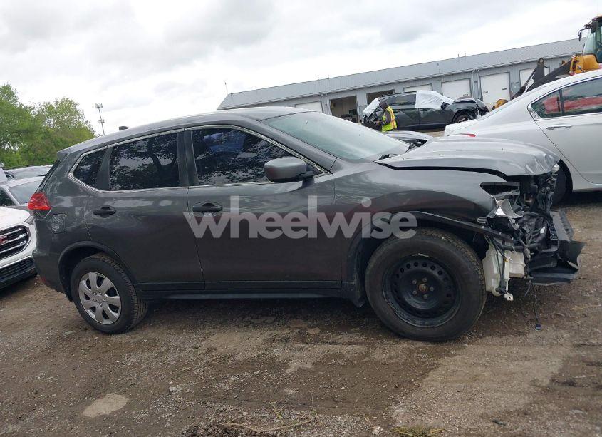 Photo 13 of 2017 Nissan Rogue S (VIN JN8AT2MV7HW027206)