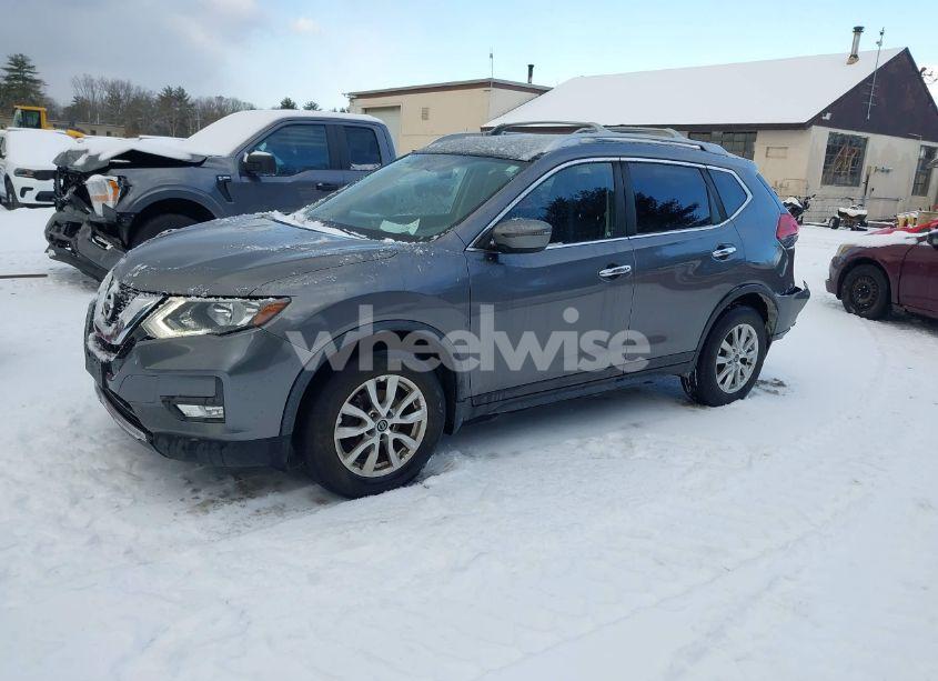 Photo 2 of 2017 Nissan Rogue SV (VIN JN8AT2MV7HW252337)