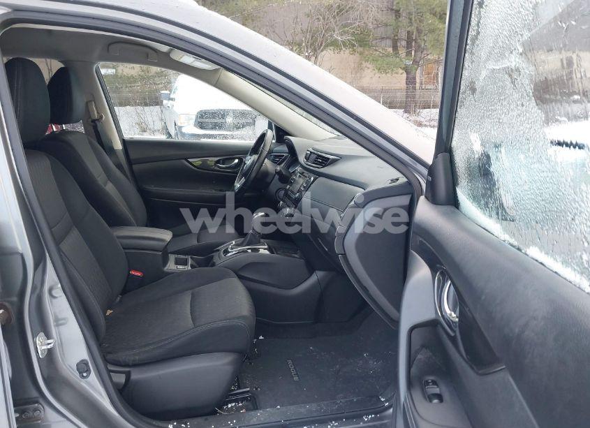 Photo 5 of 2017 Nissan Rogue SV (VIN JN8AT2MV7HW252337)