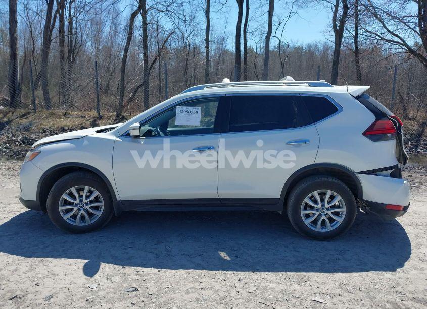 Photo 13 of 2017 Nissan Rogue SV (VIN JN8AT2MV7HW268487)