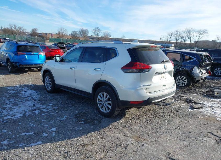 Photo 3 of 2018 Nissan Rogue SV (VIN JN8AT2MV7JW305978)