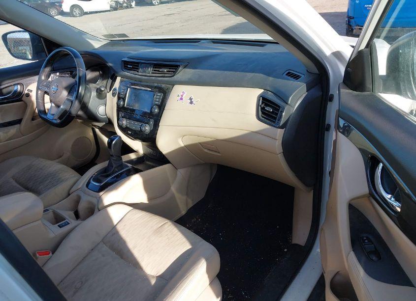 Photo 5 of 2018 Nissan Rogue SV (VIN JN8AT2MV7JW305978)