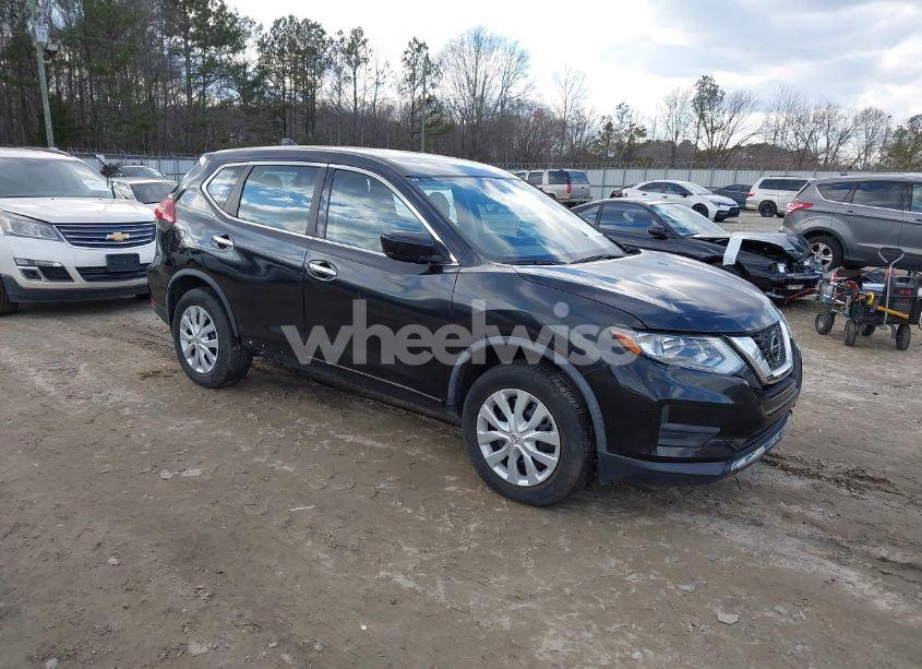 2018 Nissan Rogue S (VIN JN8AT2MV7JW307228) main photo