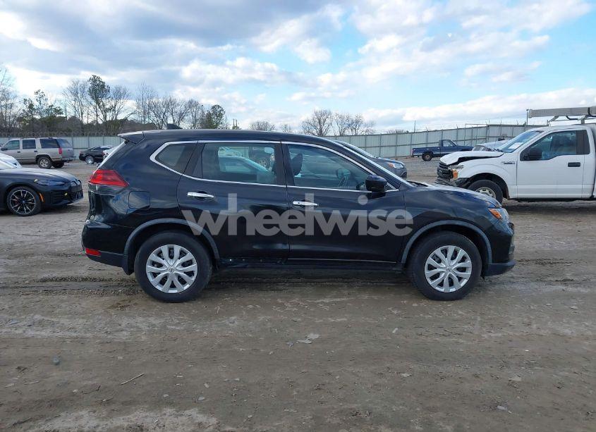 Photo 13 of 2018 Nissan Rogue S (VIN JN8AT2MV7JW307228)
