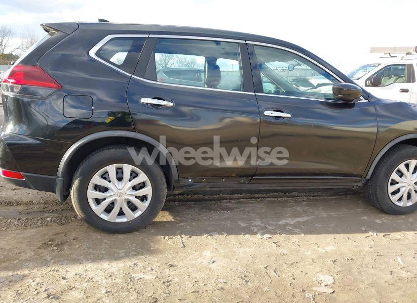 Photo 17 of 2018 Nissan Rogue S (VIN JN8AT2MV7JW307228)