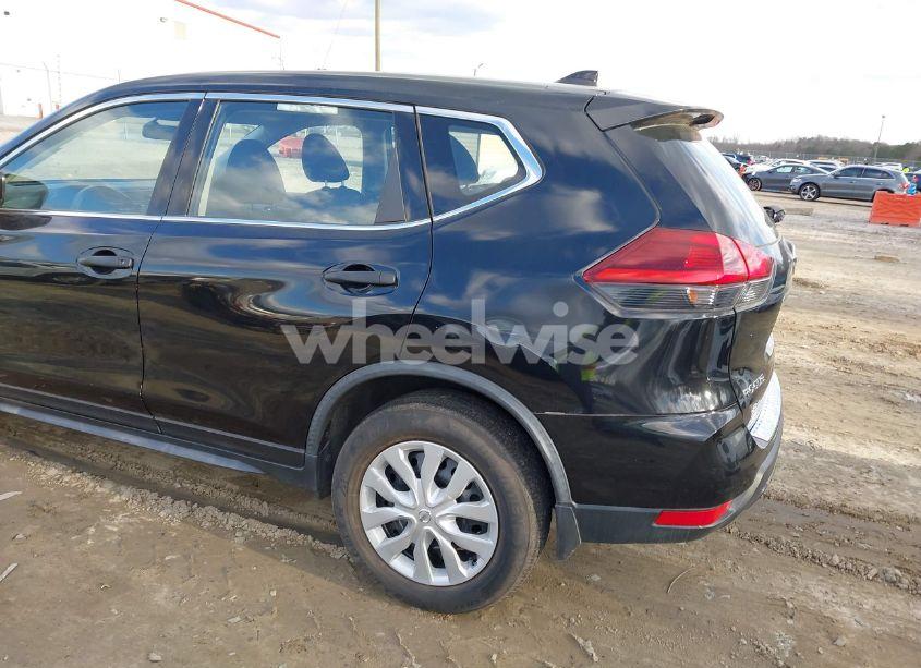 Photo 6 of 2018 Nissan Rogue S (VIN JN8AT2MV7JW307228)